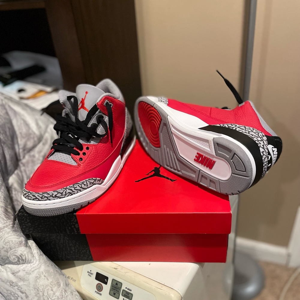 Jordan 3 , size 10, Unworn